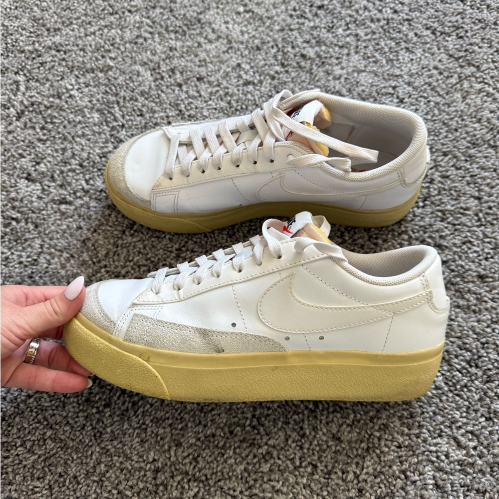 Nike Blazer Low Platform White Lemon Wash Women’s Sneakers Size 7.5 - Picture 3 of 5